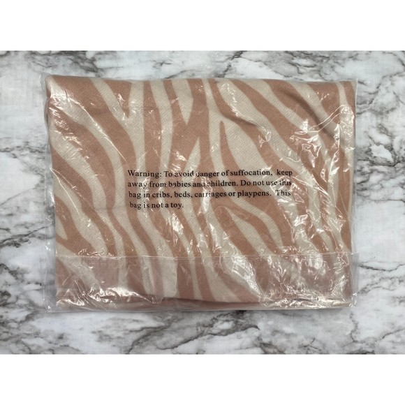 Inc NWT International Concepts Zebra Print Triangle Scarf Fringe Raw OS New - Picture 2 of 4